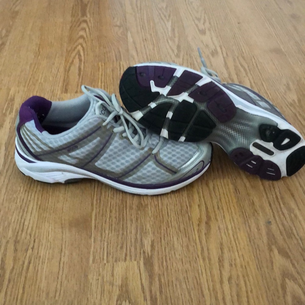 ECCO tennis shoes
